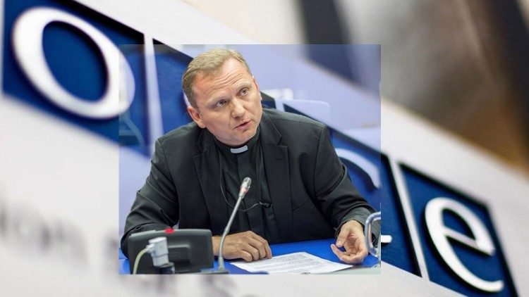 Mons.Janusz.S-observador-permanente-de-la-santa-sede-ante-la-Osce