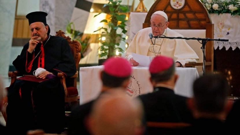 El papa francisco durante su discurso en Iraq