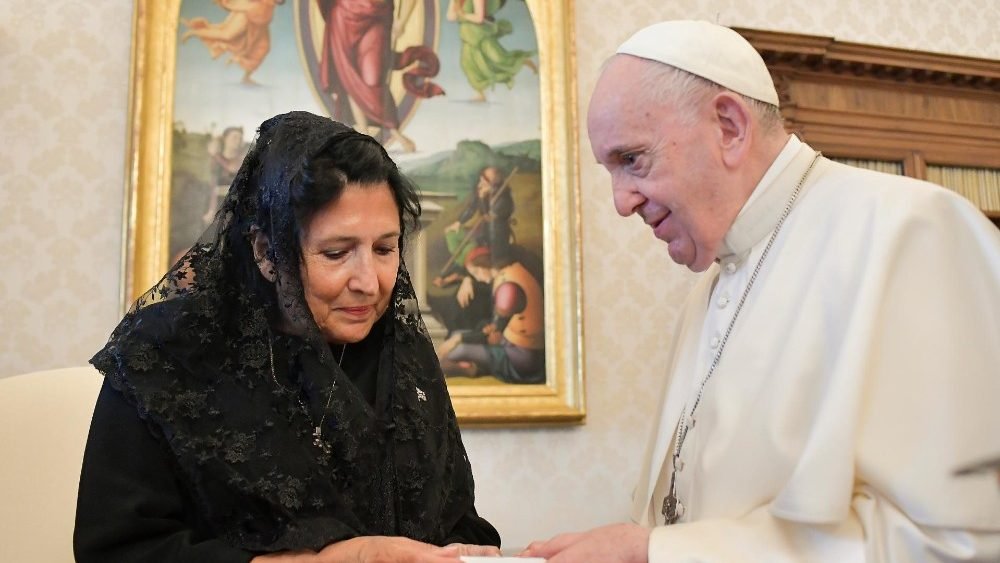 El Papa recibe en audiencia, en el Vaticano, a la presidenta de Georgia