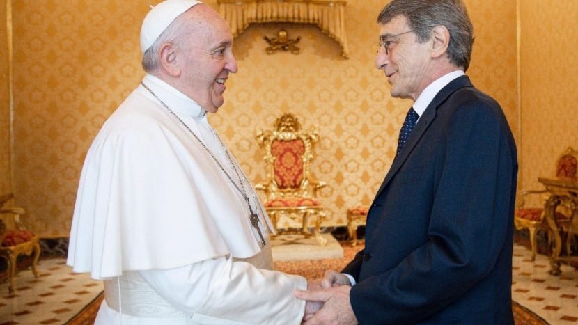 Entrevista a Sassoli: aliento del Papa para defender a los más débiles