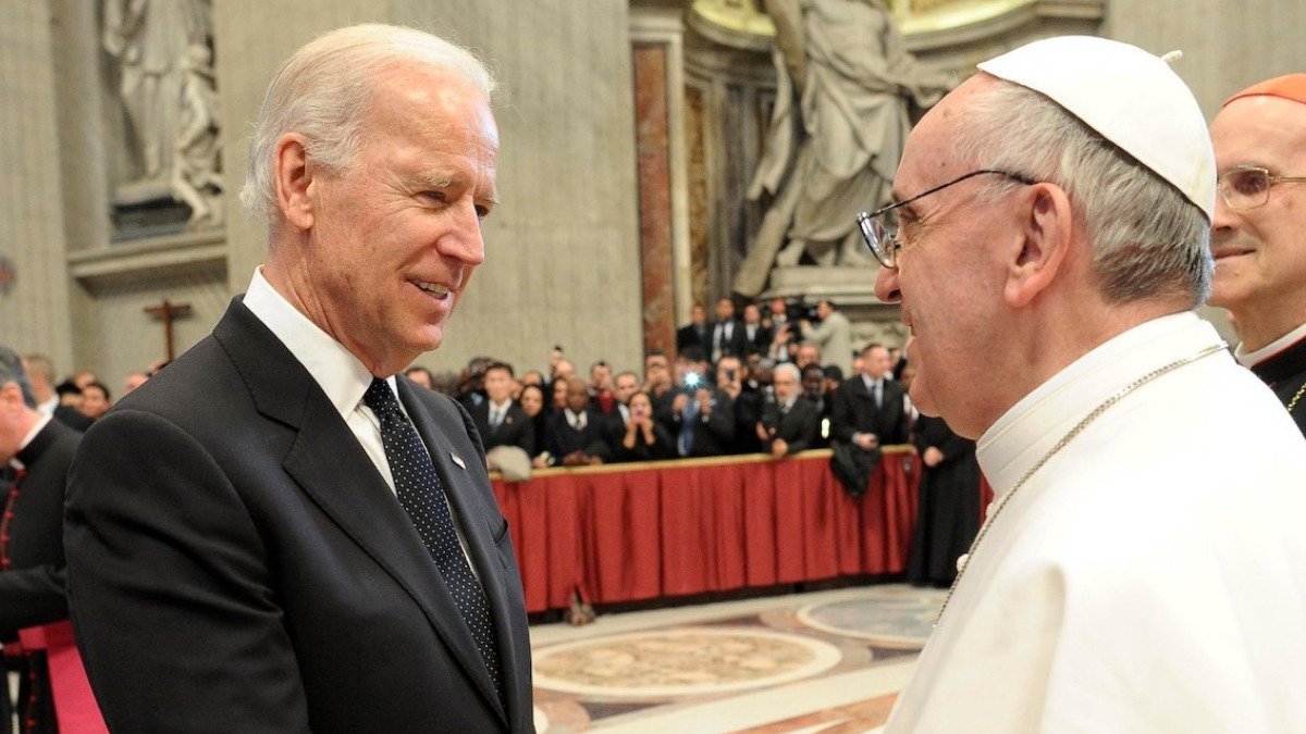POSIBLE REUNIÓN DEL PAPA Y BIDEN A MEDIADOS DE MES