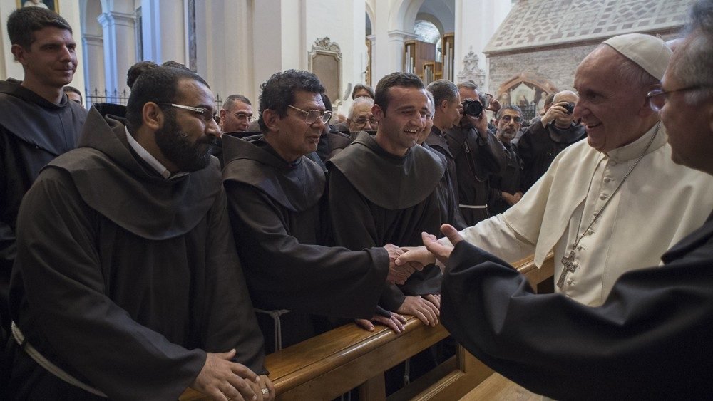 Papa a los franciscanos: "Enfrenten sus retos venciendo la ansiedad y el miedo"