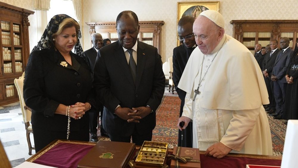 El Papa Francisco recibió al presidente de Costa de Marfil