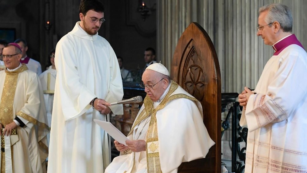 Ángelus. El Papa pide a los jóvenes que cambien el mundo y no sean esclavos del móvil