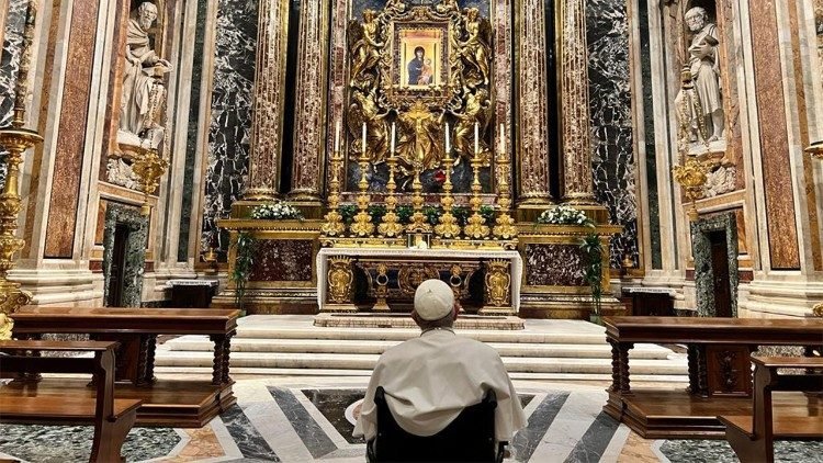 Después de Baréin, el Papa en Santa María la Mayor para agradecer a la Virgen