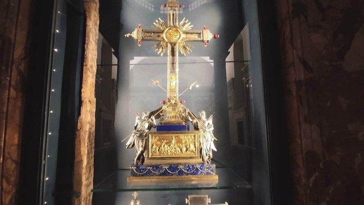 Las reliquias de la Cruz de Jesús, una peregrinación de siglos entre fe y arqueología