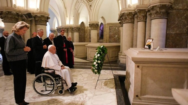 El Papa elogia la valentía del rey Balduino que no firmó la ley del aborto