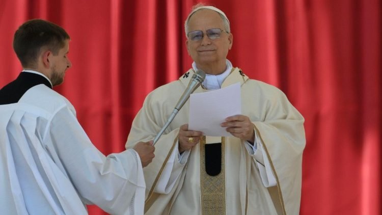 El Papa León XIV pronuncia su alocución previa al rezo mariano del Regina Caeli