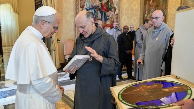 El Papa León XIV recibe aa los participantes en elos capitulos generales de la Sociedad Misionera Africanas