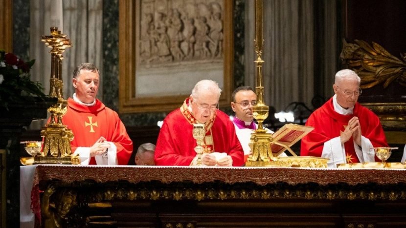 El cardenal Rylko preside la santa misa en la Basílica de Santa María la Mayor el 29 de junio pasado
