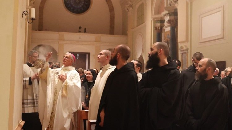 La celebración por la dedicación y reapertura al culto de la Basílica de San Benito en Norcia (©Arcidiocesi Spoleto-Norcia)