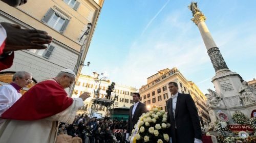 El Papa a la Virgen Inmaculada