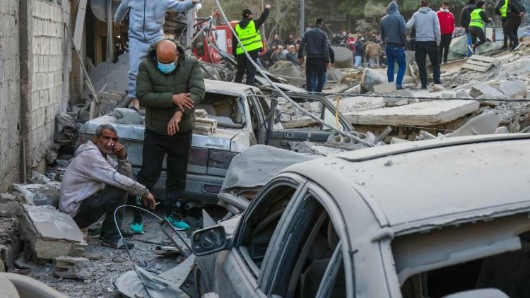 Devastación en una calle de Beirut, la capital del Líbano, tras un ataque de las Fuerzas de Defensa de Israel (AFP).